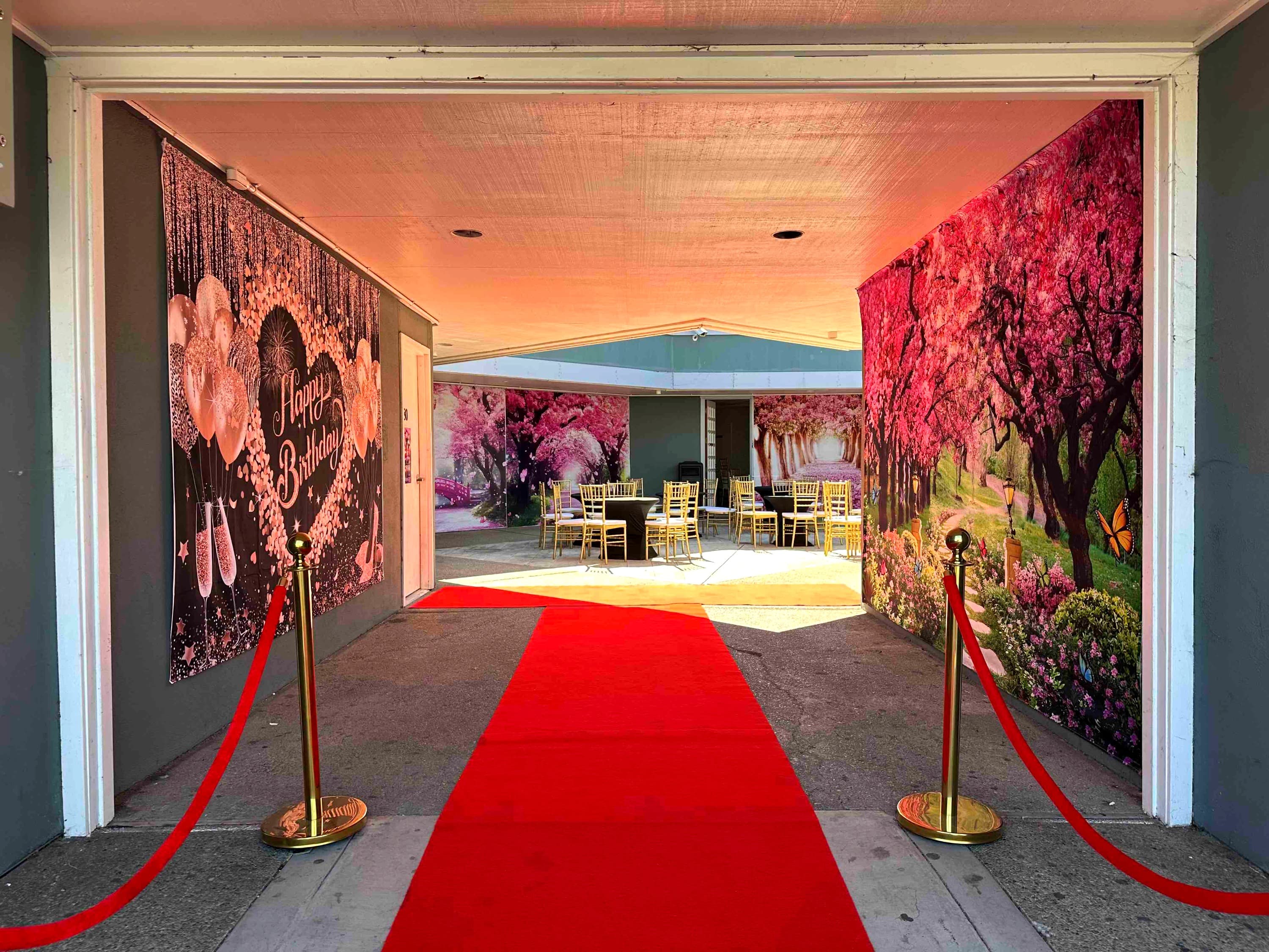 Red-carpet entrance into the Alvin courtyard